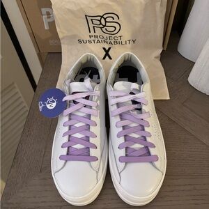 NWT-John embossed leather P448 low-top sneakers with lavender laces